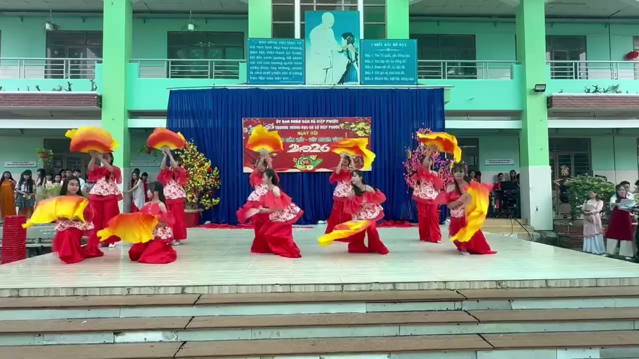 Múa Dệt ngàn (lớp 7a6)