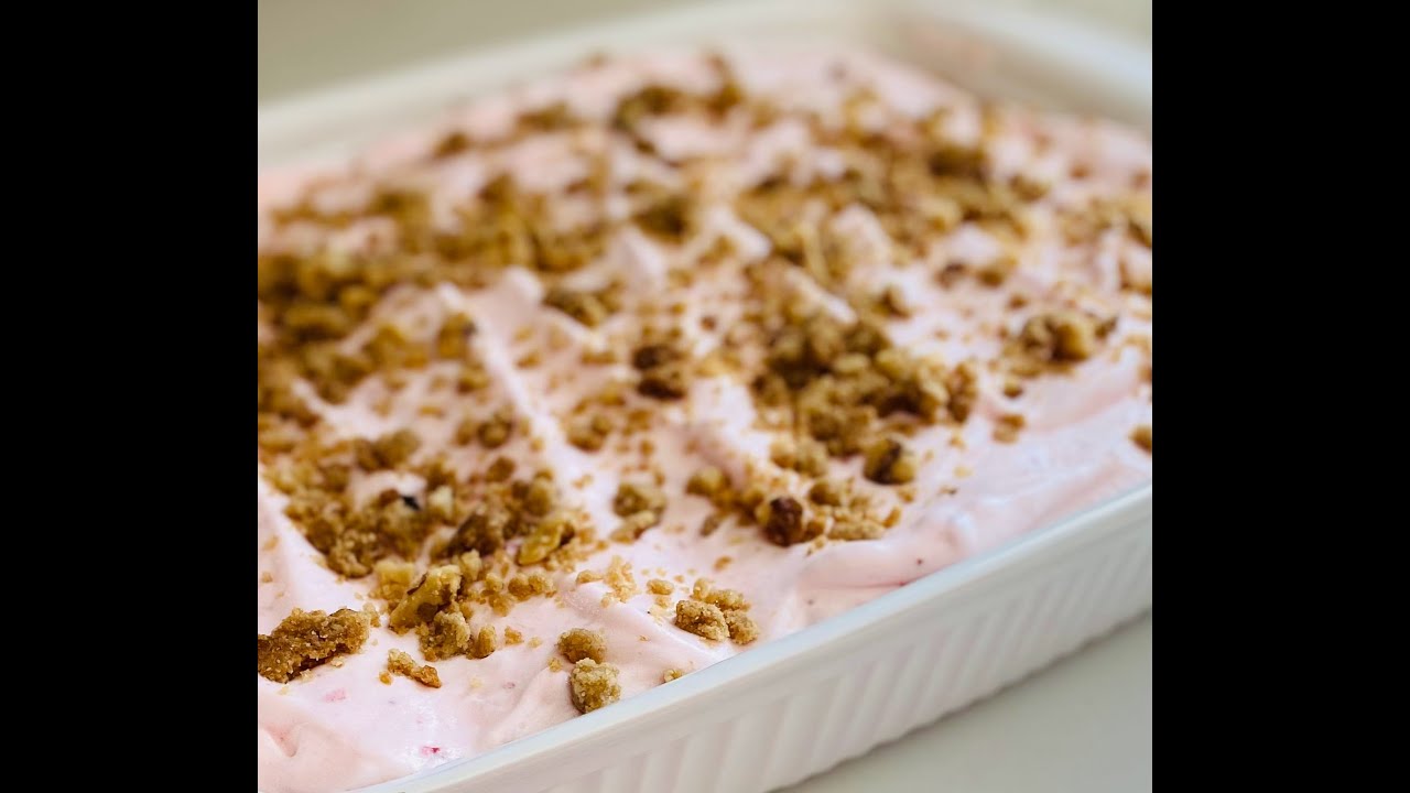 How to make a simple summer dessert: Frozen Strawberry Dessert #summerdessert #strawberry #dessert