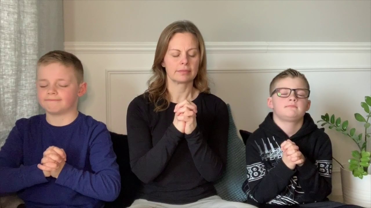 Alternating Hand Clasps - Nurtured Kids, Episode 21