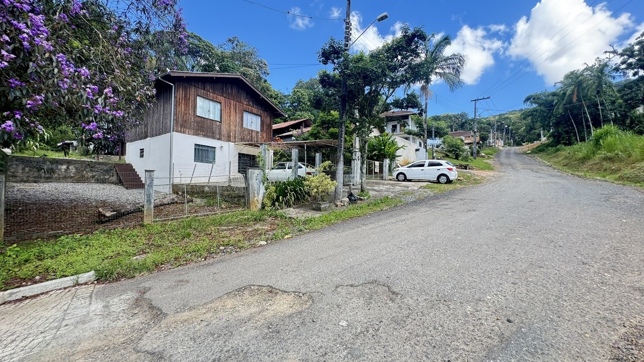 Locação - Casa com 03 quartos para Alugar no Boa Vista