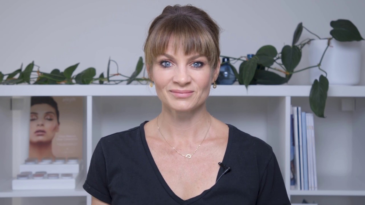 How to Create a Subtle Smokey Eye