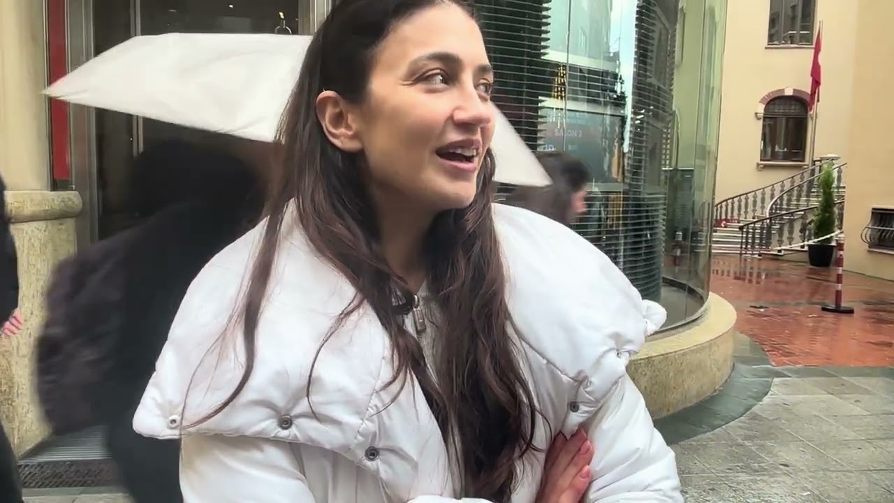 Eşref R&uuml;ya dizisinin Irmak&rsquo;ı Ceren Benderlioğlu: Her b&ouml;l&uuml;m&uuml; hevesle beklediğimiz bir işin i&ccedil;indeyiz 