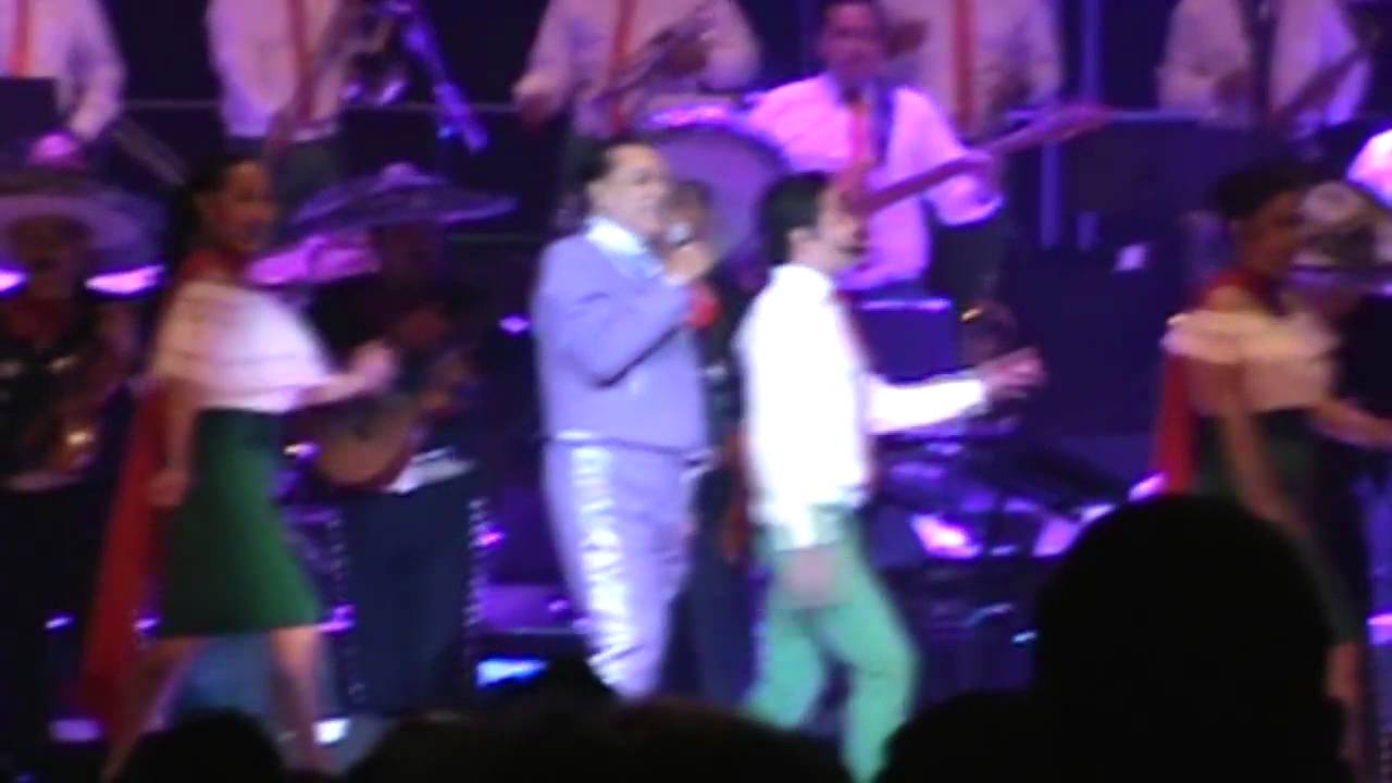 Juan Gabriel-Tus Ojos Mexicanos Lindos (En Concierto)