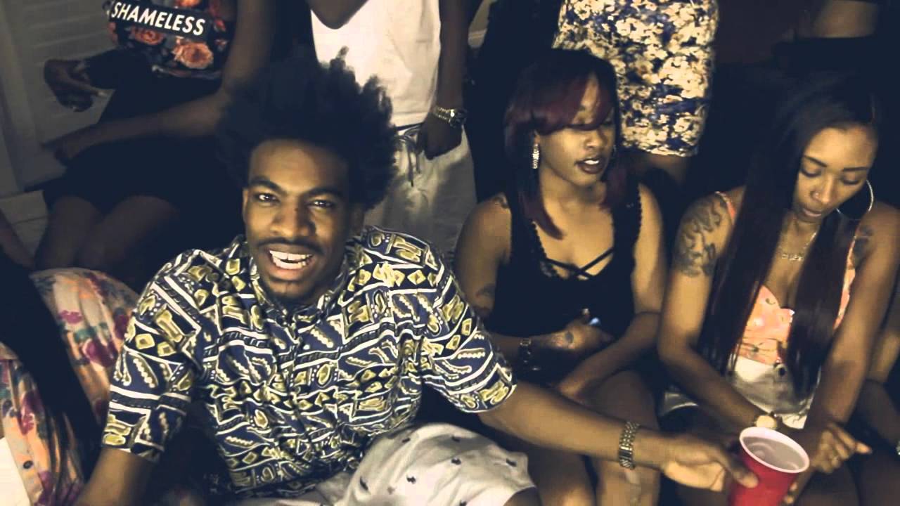 Radio Base Feat. Mrwhitedogg _Yea Aigh [Music Video]