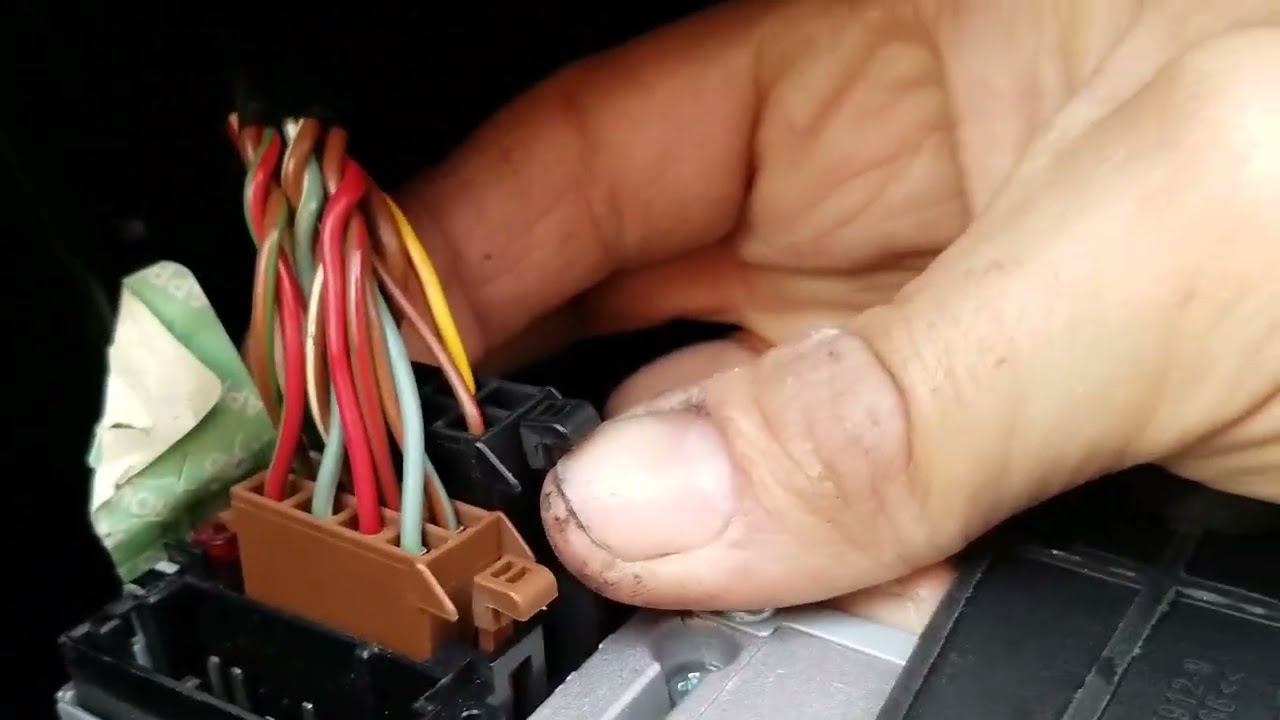 como sacar stereo de bora o jetta