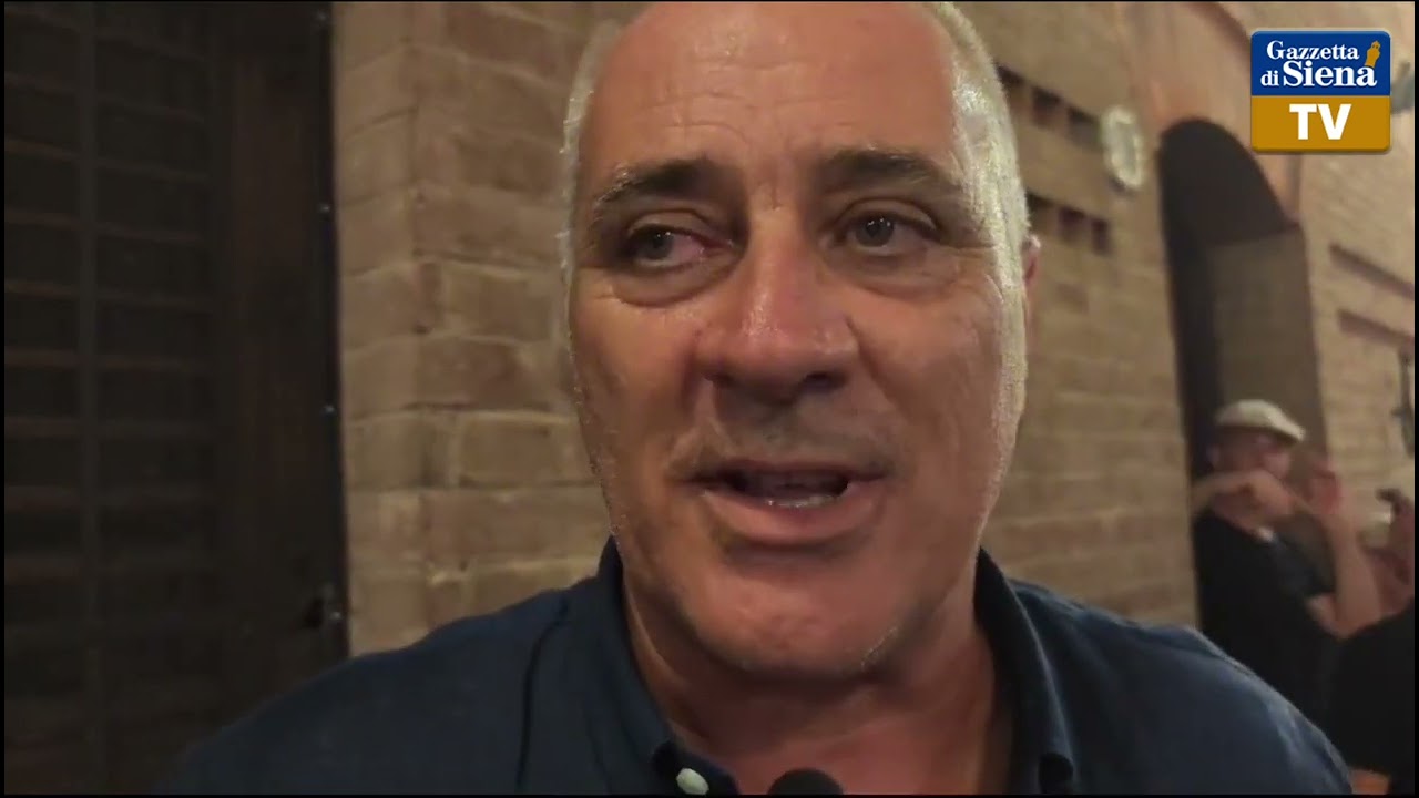 Dario Colagè proprietario di Benitos, dopo la vittoria della Lupa al palio di agosto 2024