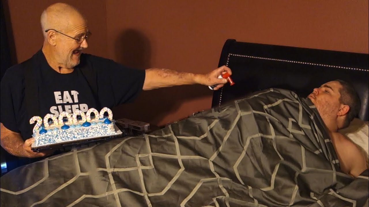 THE WAKEUP SURPRISE PRANK!