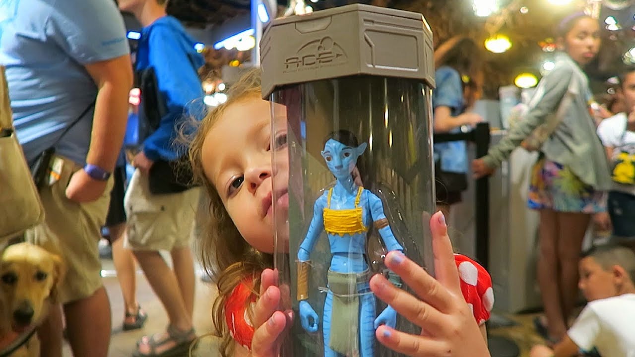Avatar Maker at Disney Pandora World of Avatar -Toddler Becomes a Navi Action Figure!