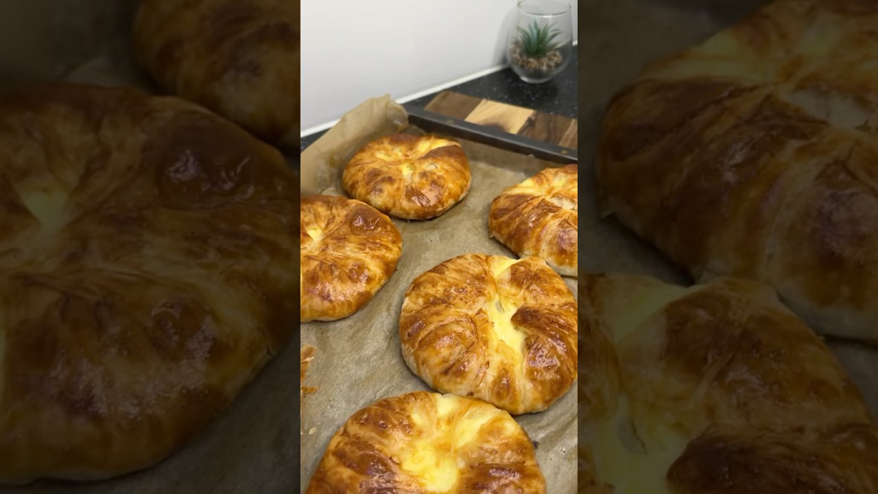 Plăcinte cu br&acirc;nză la cuptor!🤤 #food #romanianfood #recipe
