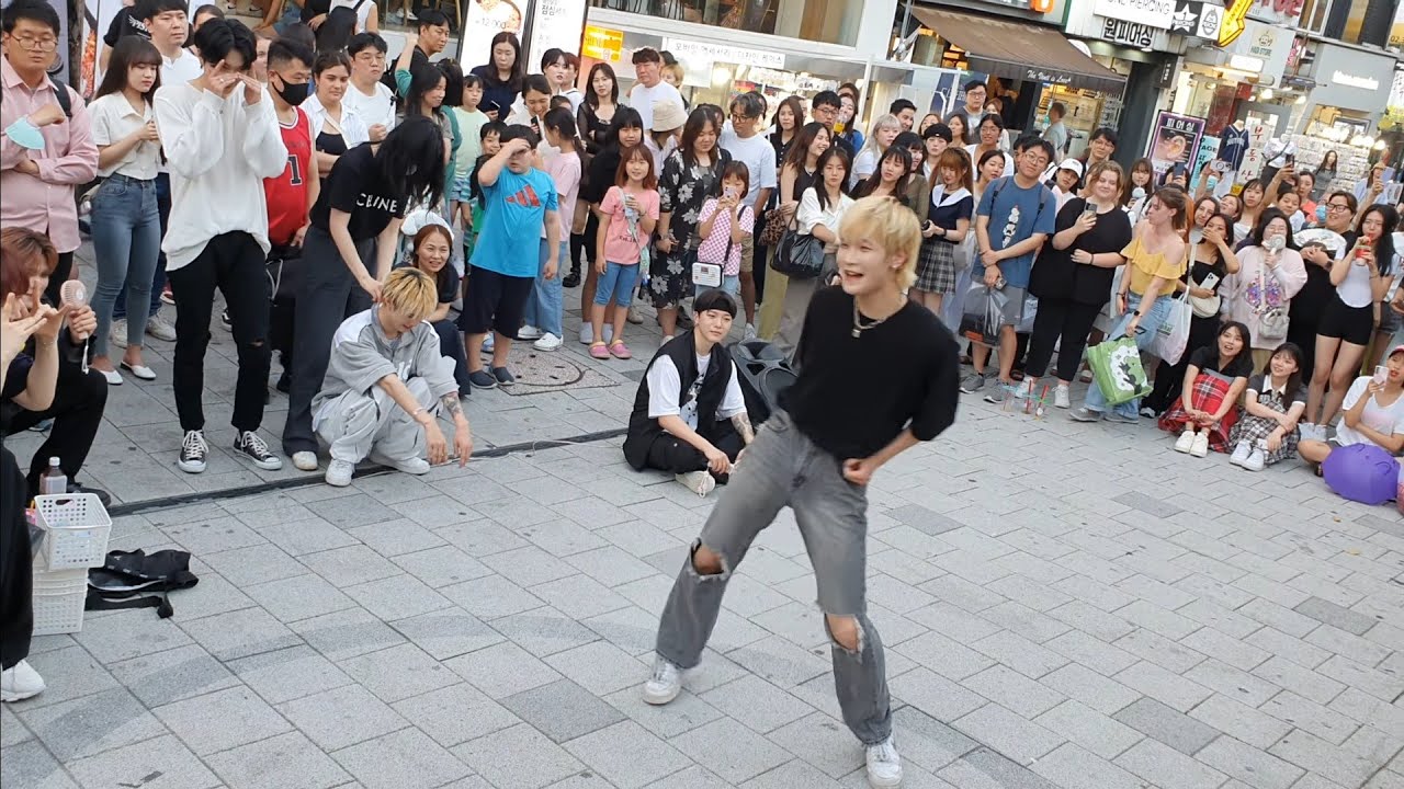 [STREET ARTIST] ABLUE, KPOP BOYGROUP. HONGDAE BUSKING. 230701.