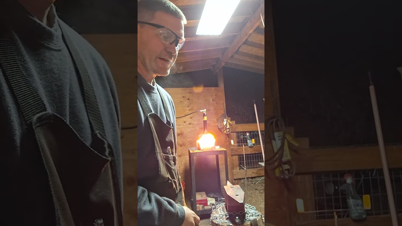 Forge welding a ring (trivet base?), for the first time. 
