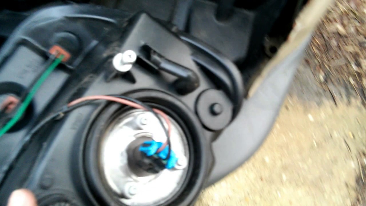 1999-04 Jeep Grand Cherokee - How to Install/Replace Headlight Bulbs
