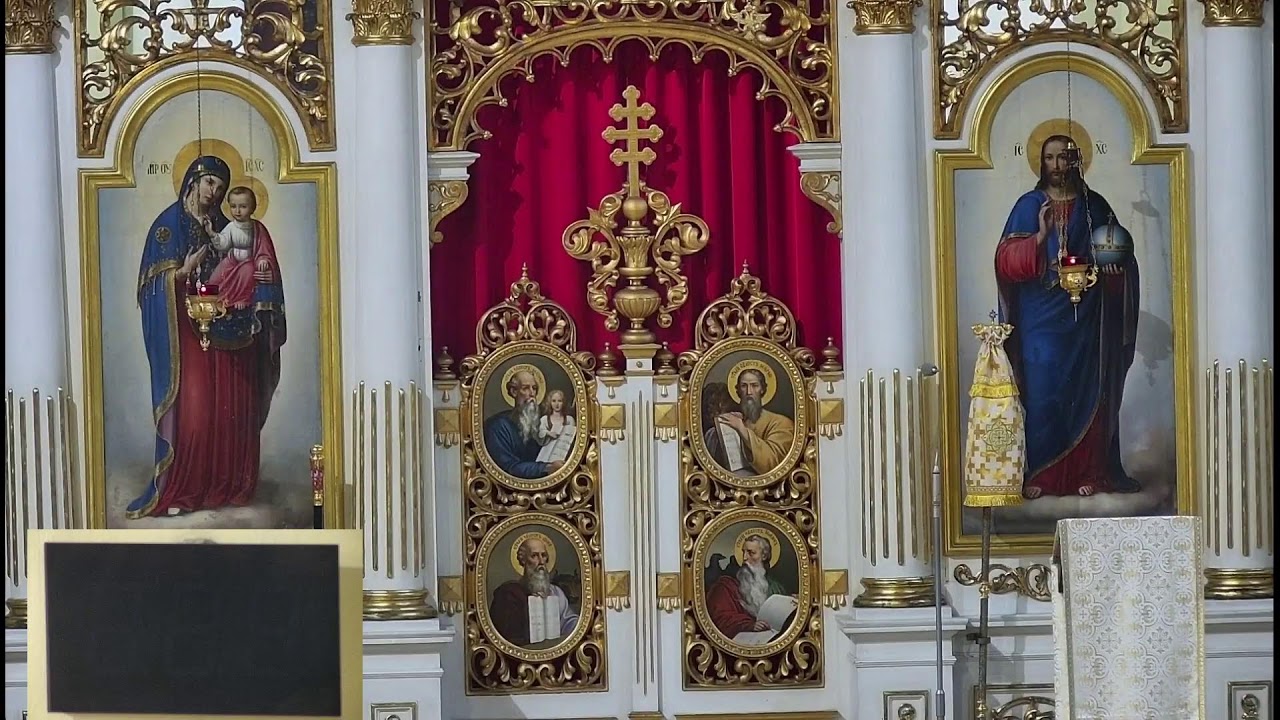 Bohoslužba z katedr&aacute;ly