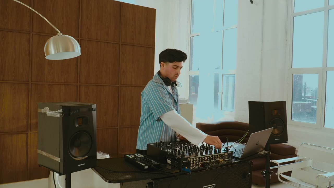 Hottrax LIVE 013: Joey London Style