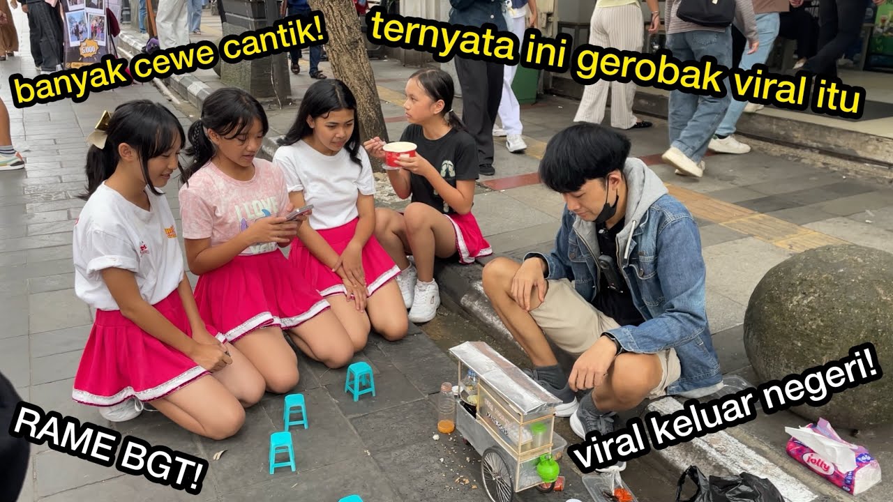 jualan di braga pake gerobak mini | gerobak mini braga bandung viral