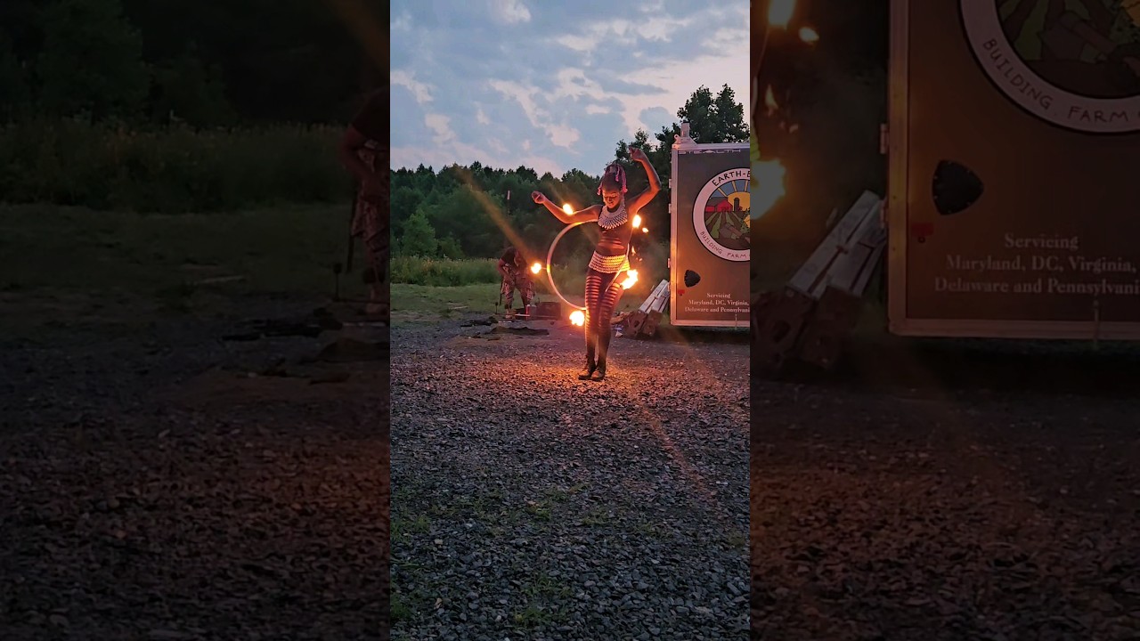 Fire Hooping 🔥 #firedancing #fireperformer #flowartist #hulahoop #flowarts #hulahooptricks #hoops