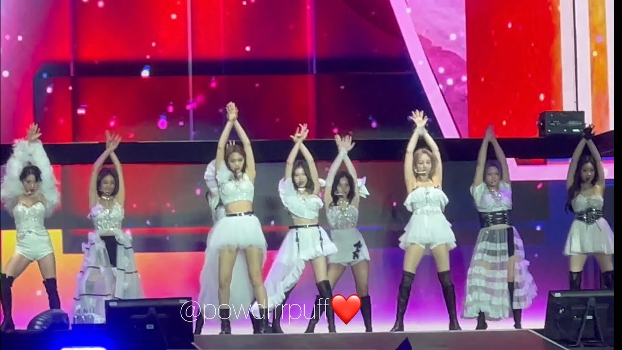 2220514 - FANCAM - Feel Special - TWICE LA ENCORE DAY 1 - 4K 직캠