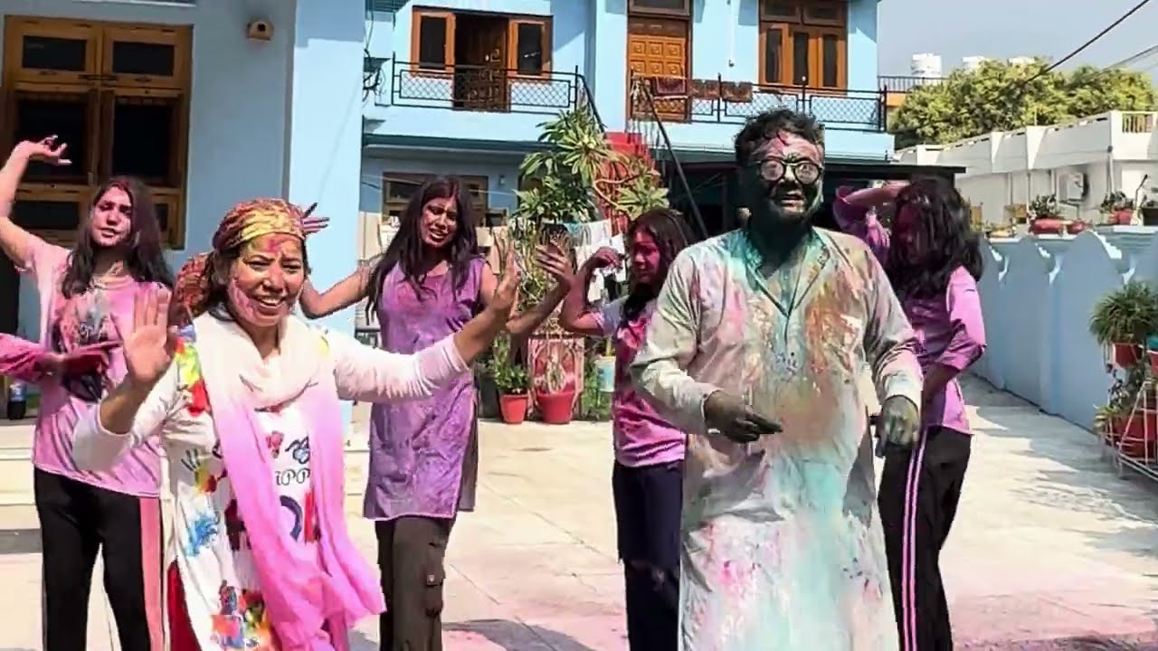छरड़ी होली में इतना कैमिकल वाला कलर लगाया है निकला ही नहीं ।