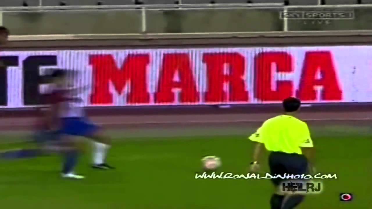 Ronaldinho Backheel Show ● FC Barcelona