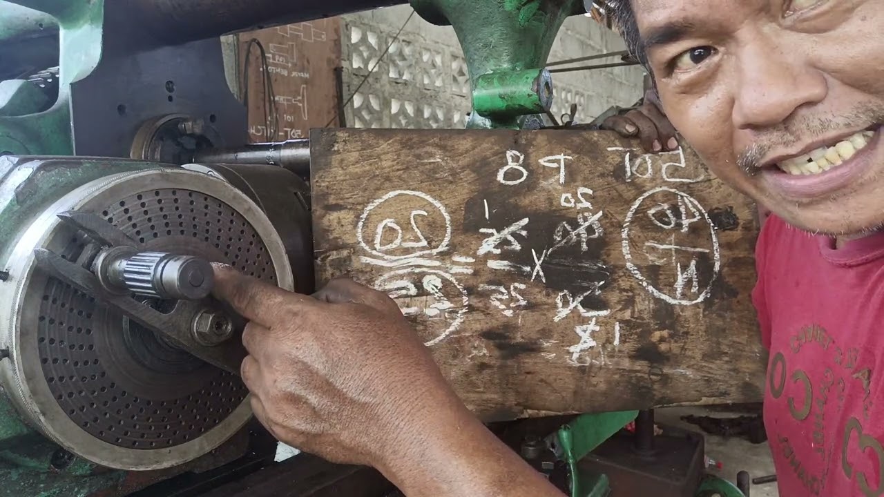 Milling a Worm Gear 50Teeth Pitch 8 in a Horizontal Milling Machine.