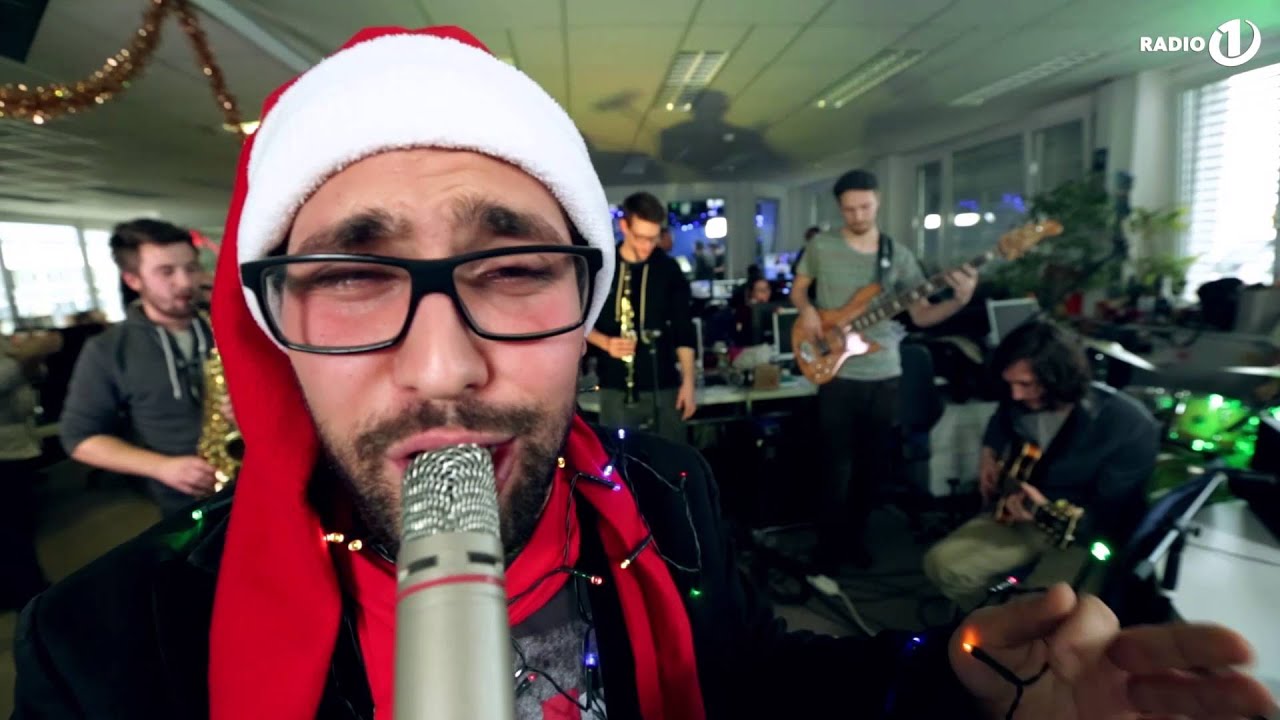 Balkan boys - Santa Claus Is Comin' To Town HD