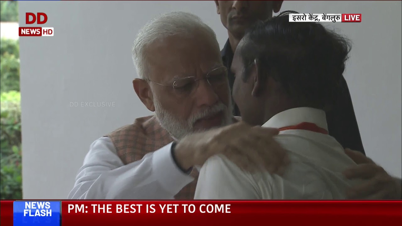 Bengaluru: PM Modi consoles an emotional ISRO Chairman