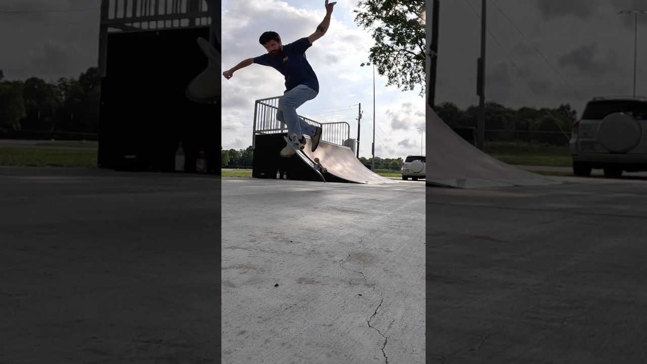 Flipping around #skateboarding #skateboardvibes #skateboard #skate #bigdeckenergy