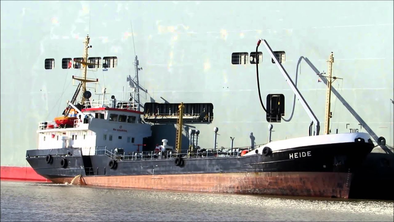 Tankschiff Heide IMO 8517542 bebunkert Bankok Highway Bunkerschiff Bunkering Tanker at work