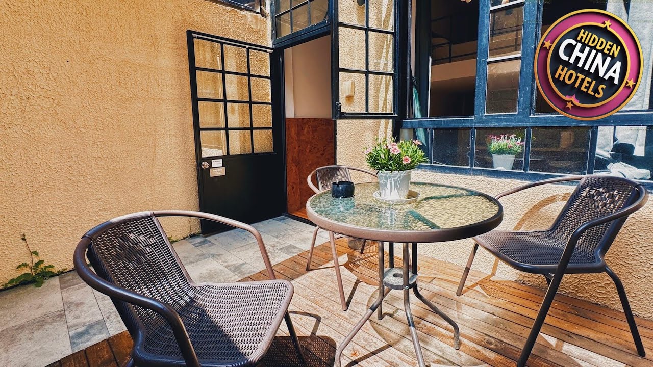 CityWalk Cottage With Two Beds and Courtyard | Shanghai, China | Hotel Review 🏩