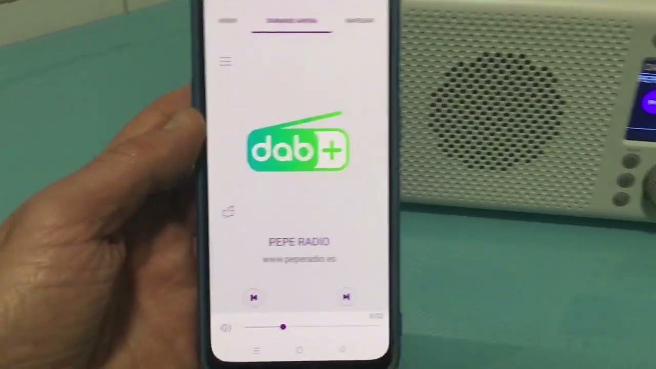 Radio PURE ELAN CONNECT manejo con UNDOK SmartRadio IR + DAB+, FM.  En ESPAÑOL
