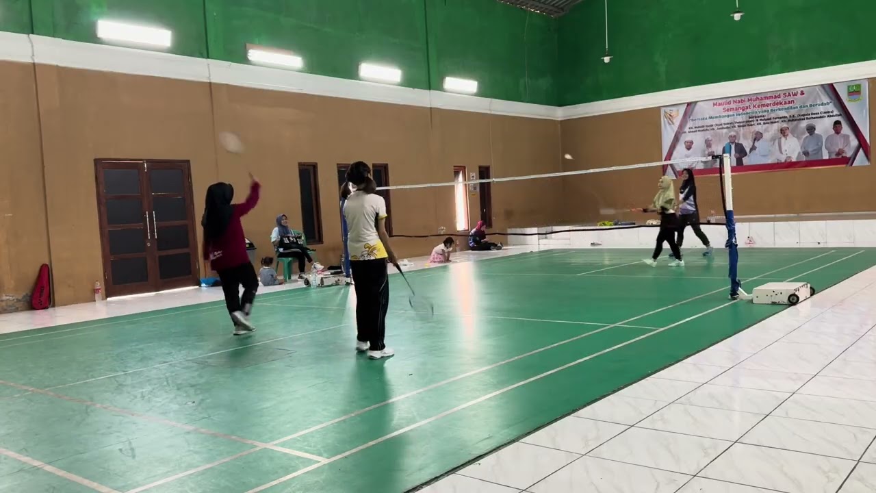 Pertarungan badminton gacor , siti+nia lawan putri n x di kadestra, 16/01/26