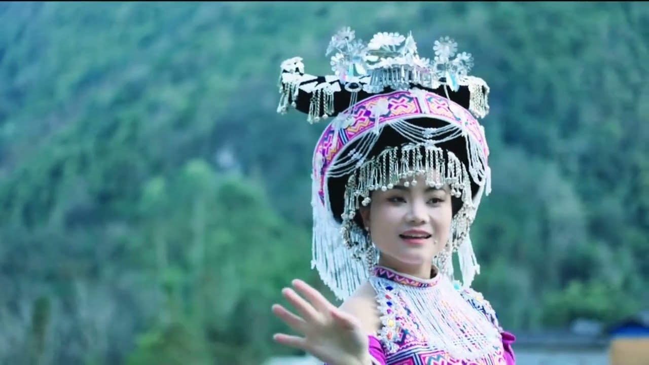 我是苗家小姑娘Kuv yog  ntxhais hmong-小黄英Nkauj Hmoob Tawm Tshiab2026(Official Music Video)