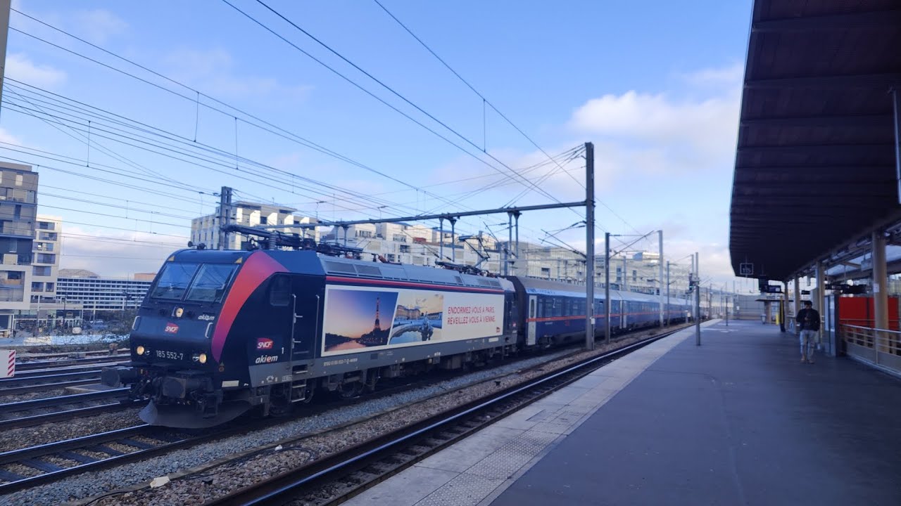 La BR 185 552 en t&ecirc;te du Nightjet en provenance de Vienne proche de son dernier arr&ecirc;t : Paris-Est.