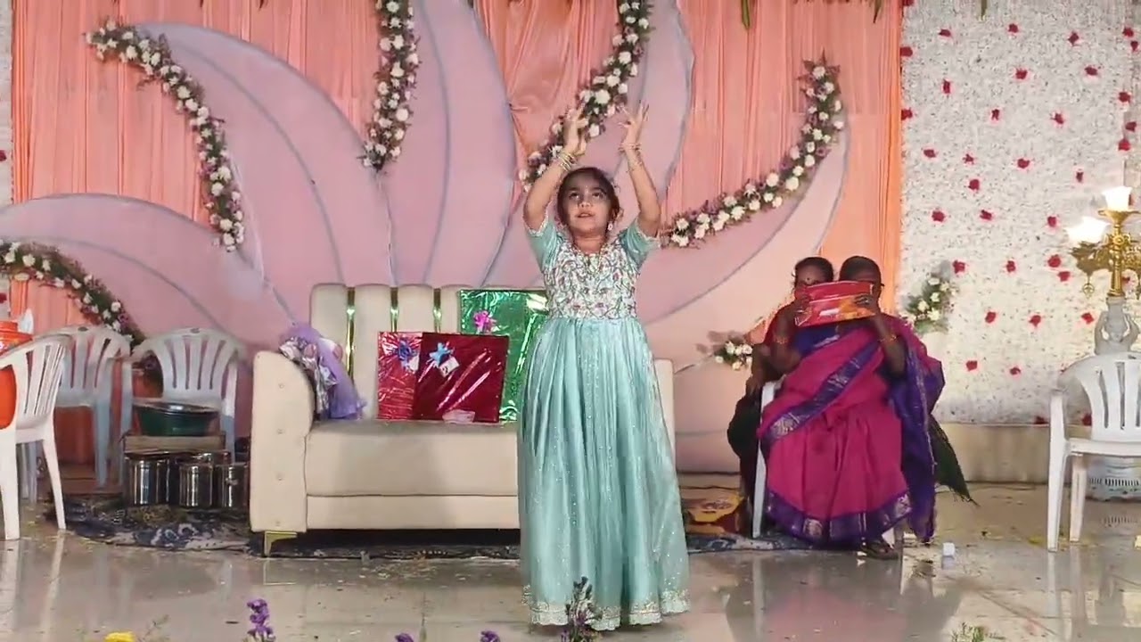 Excellent solo Dance performance 