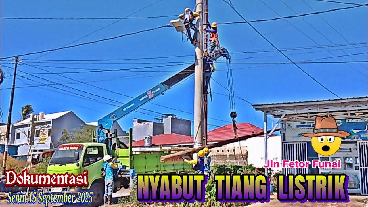 Kamis 9 Oktober 2025.                                           Mencabut tiang listrik Lama
