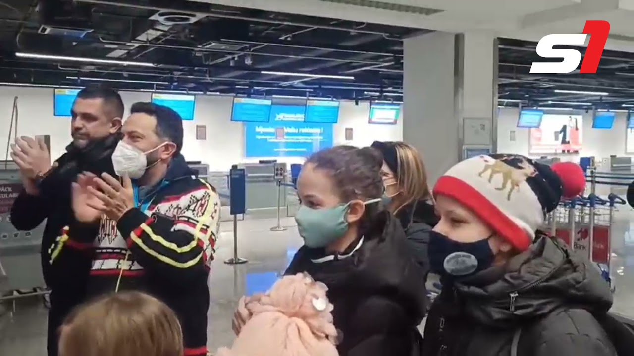 Dolazak Lane Pudar u Sarajevo i doček na aerodromu