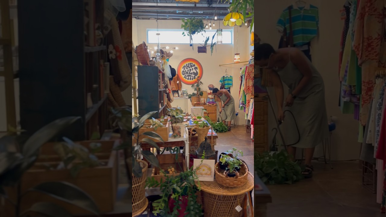 #TheOwlsAttic #eastendmarket #orlando #florida #vintage #vintageshop #50s #60s #70s #80s #90s