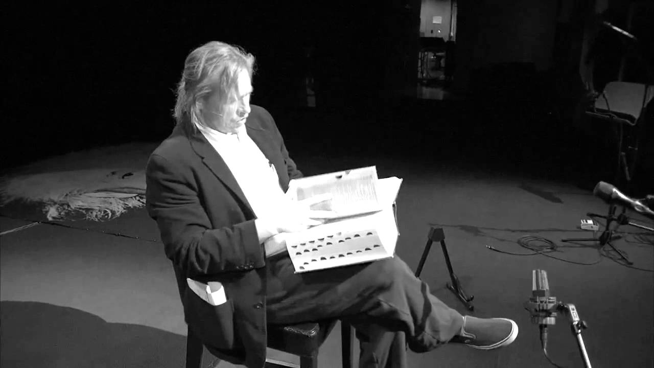 Val Kilmer is Mark Twain in 