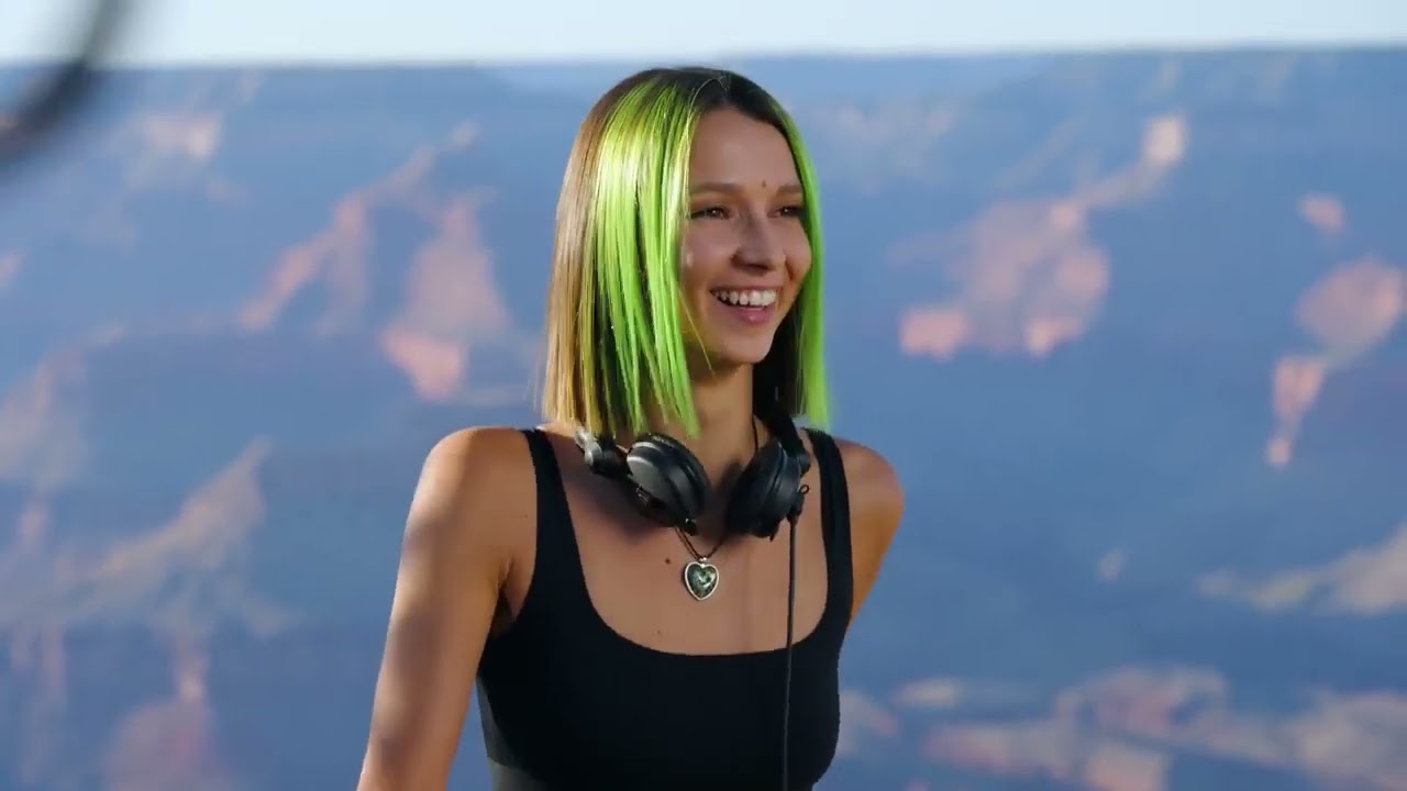 Miss Monique  Grand Canyon Arizona USA Melodic Techno Progressive House DJ Mix