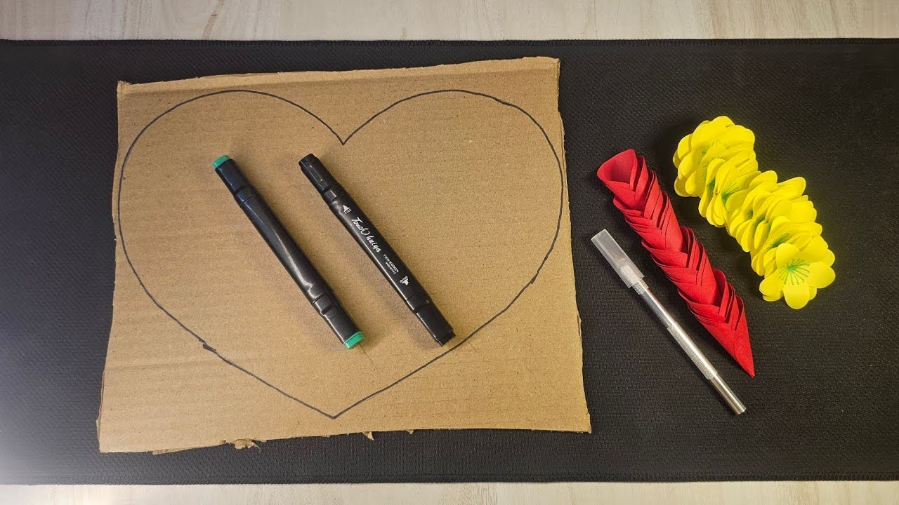 Beautiful Heart shape wall hanging #cardboard #papercraft #wallhanging #roomdecor 
