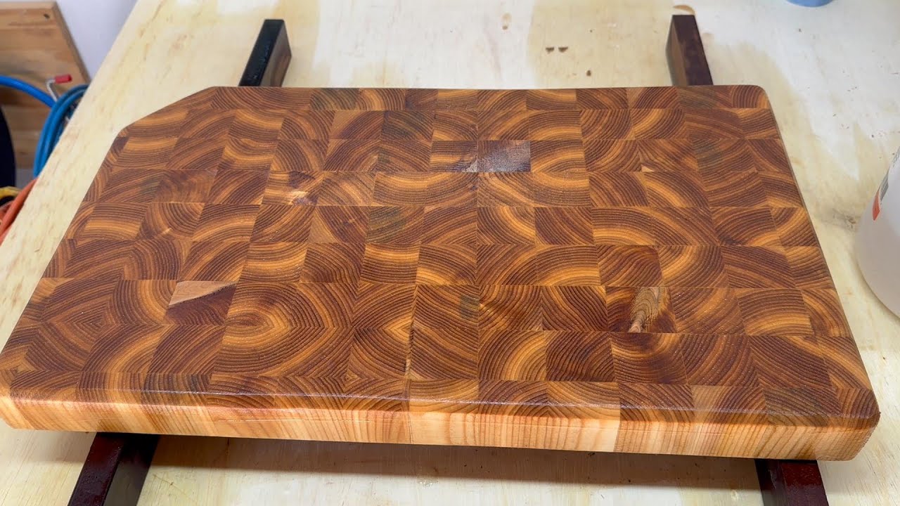 $26 Cedar Board into a $350 Master Chef End Grain Cutting Board. full video #diy #woodworking