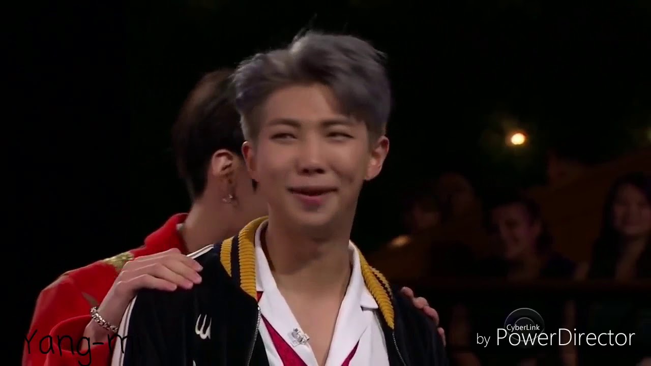 Beso namjin |Momentos graciosos BTS 😂•Namjin is real• ❤