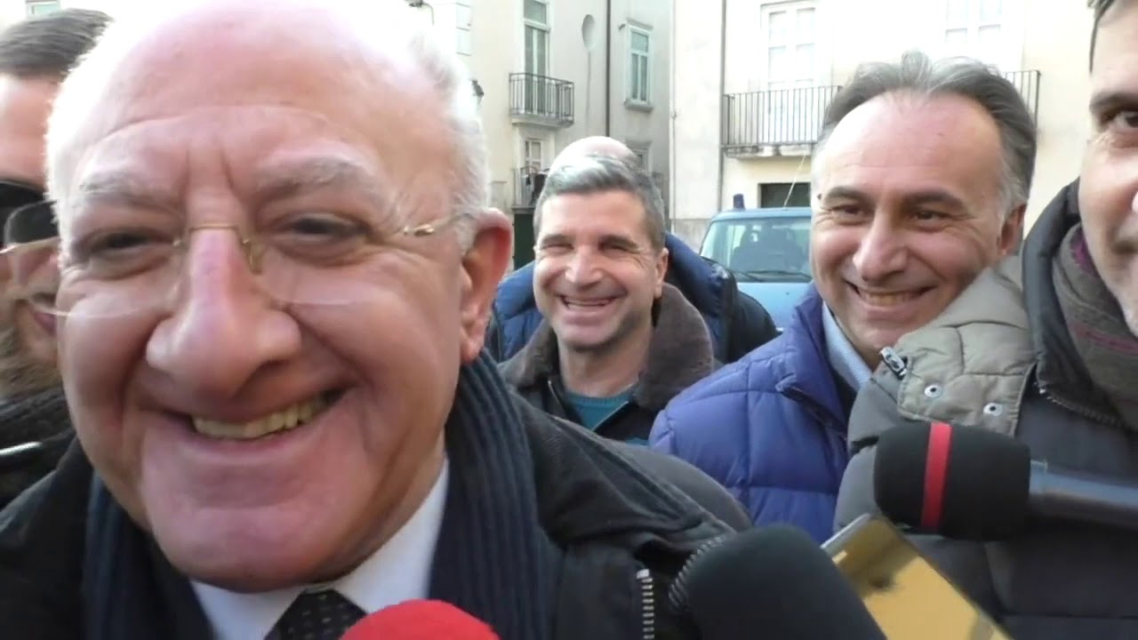 Battute, provocazioni, invettive: De Luca show, best of