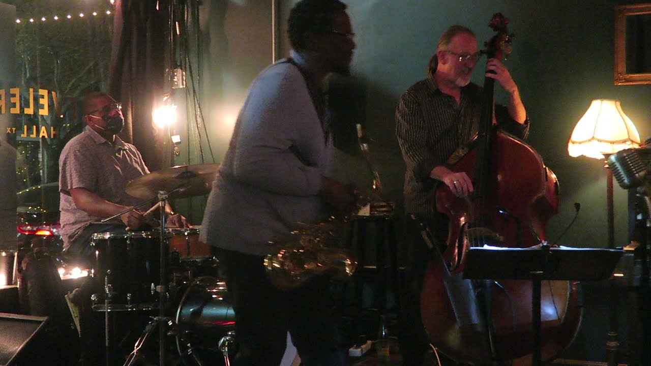 DALLAS JAZZ - Shelly Carroll band for straight ahead jazz at REVELERS HALL in Bishop Arts district