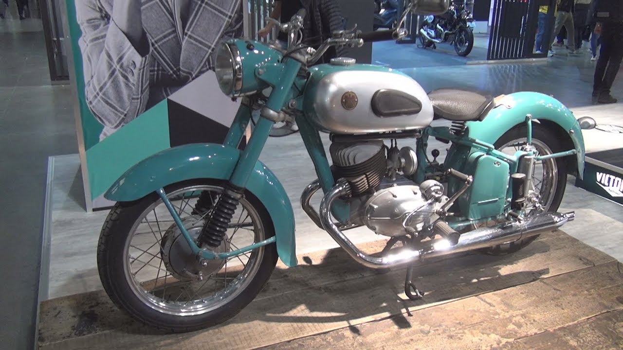 Victoria Motorrad Exterior and Interior
