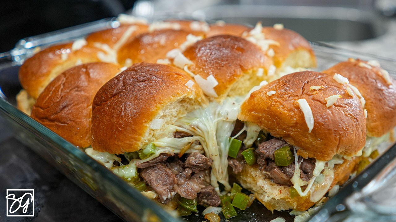 Эти слайдеры Philly Cheesesteak — ОБЯЗАТЕЛЬНЫЙ пункт программы на день игры.