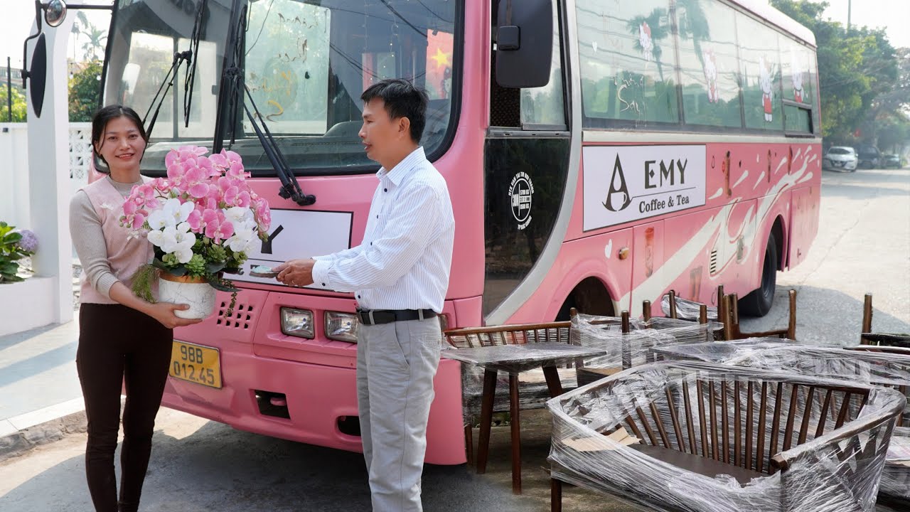 Girl's challenge: Completely restore a 30-seat (Isuzu) bus into a mobile tea shop and bar (KTV) room