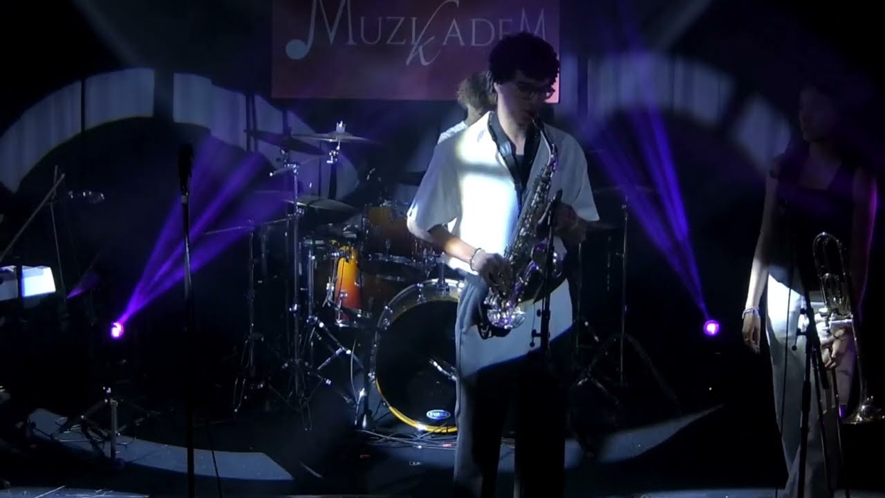 Intro / Birth of a Giant - LIVE @Musikauquai2025
