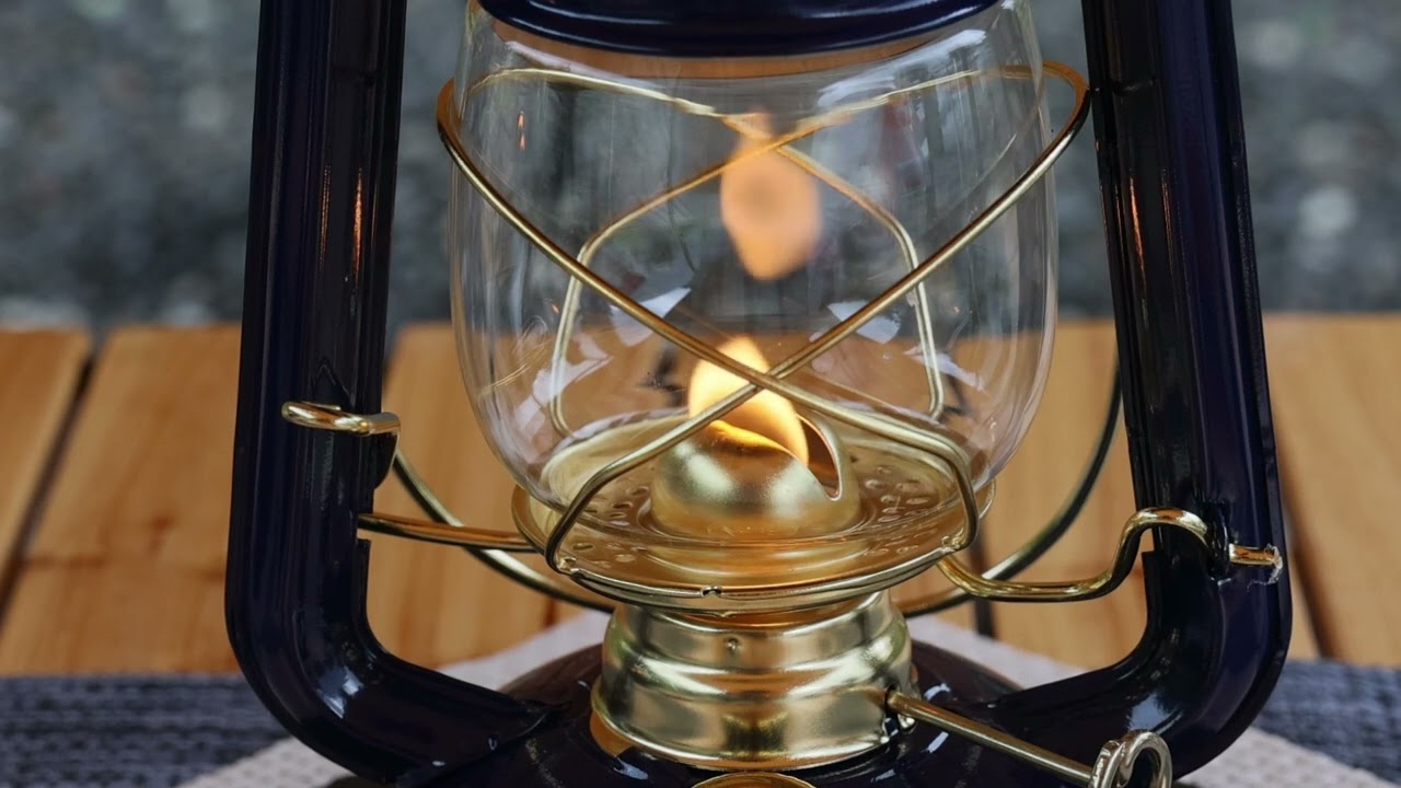 灯匠(とうしょう)。ネイビーゴールドの特別なランタン。