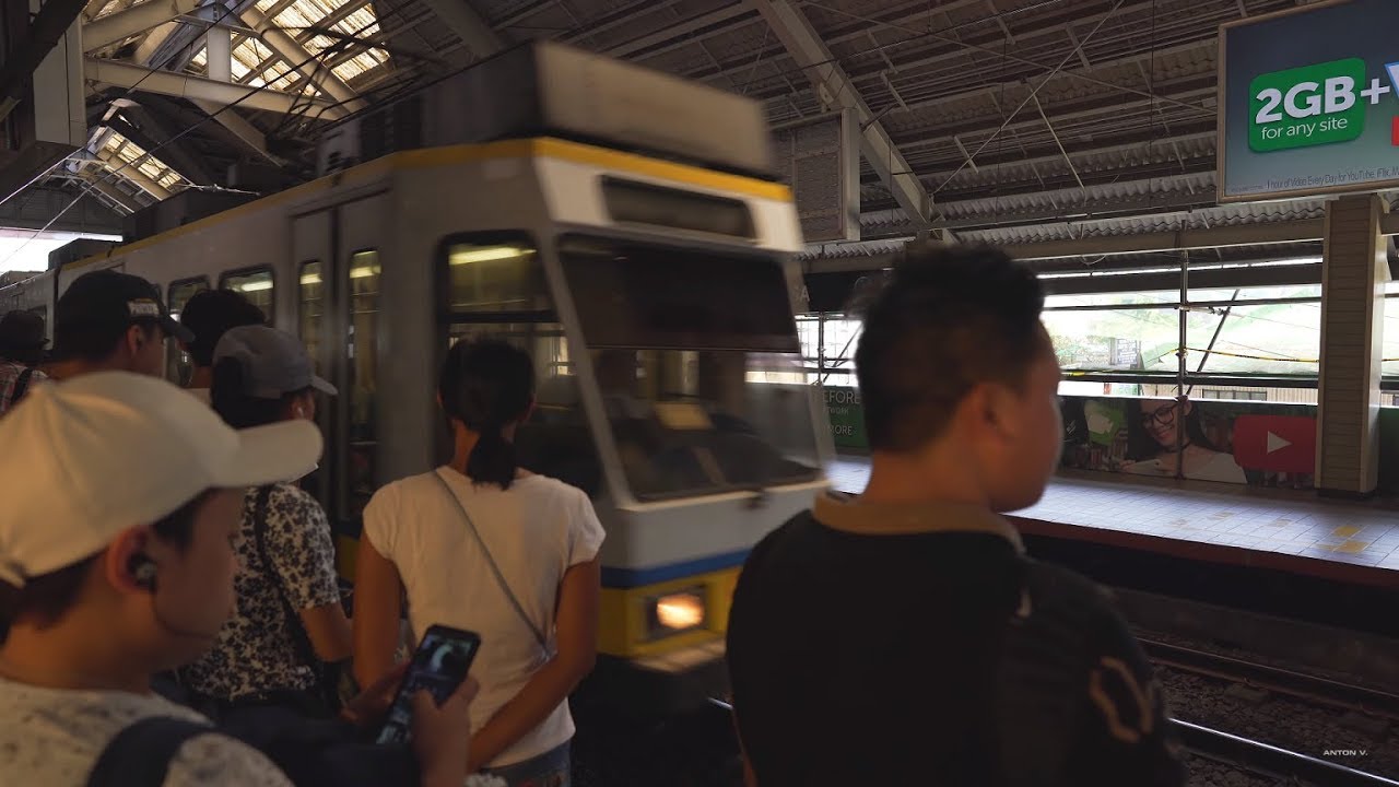 Philippines, Metro Manila, LRT ride from Rosa to Quirino